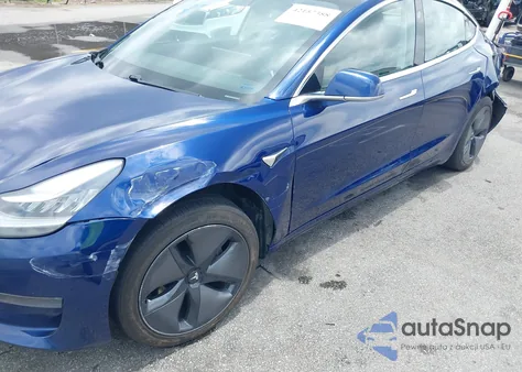 2018 Tesla Model 3 Long Range/Mid Range из США, поврежденный, VIN 5YJ3E1EA3JF027119